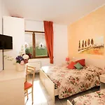베드 앤드 브렉퍼스트 카몰리아 B&B 3*